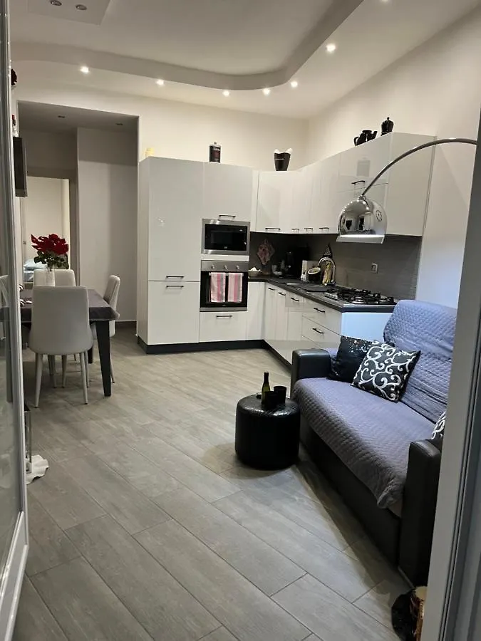 Apartment Holiday Home Un Posto Solare Naples Italy